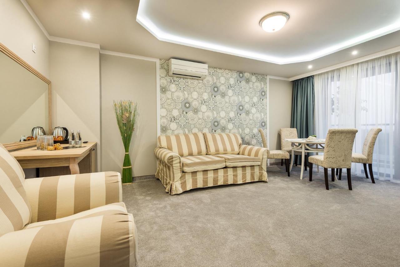 Opu Boutique Hotel Varna Exteriör bild
