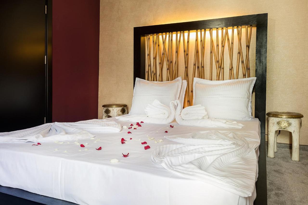 Opu Boutique Hotel Varna Exteriör bild