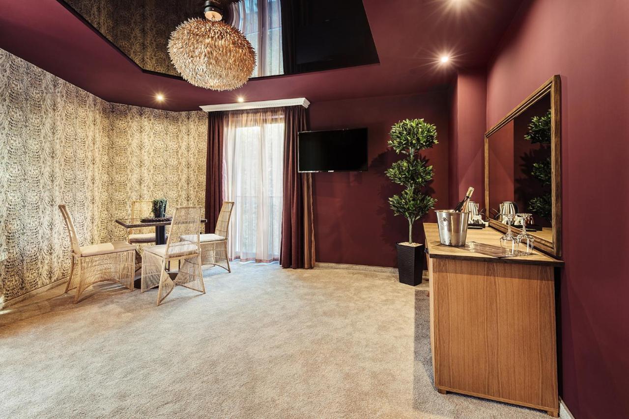 Opu Boutique Hotel Varna Exteriör bild