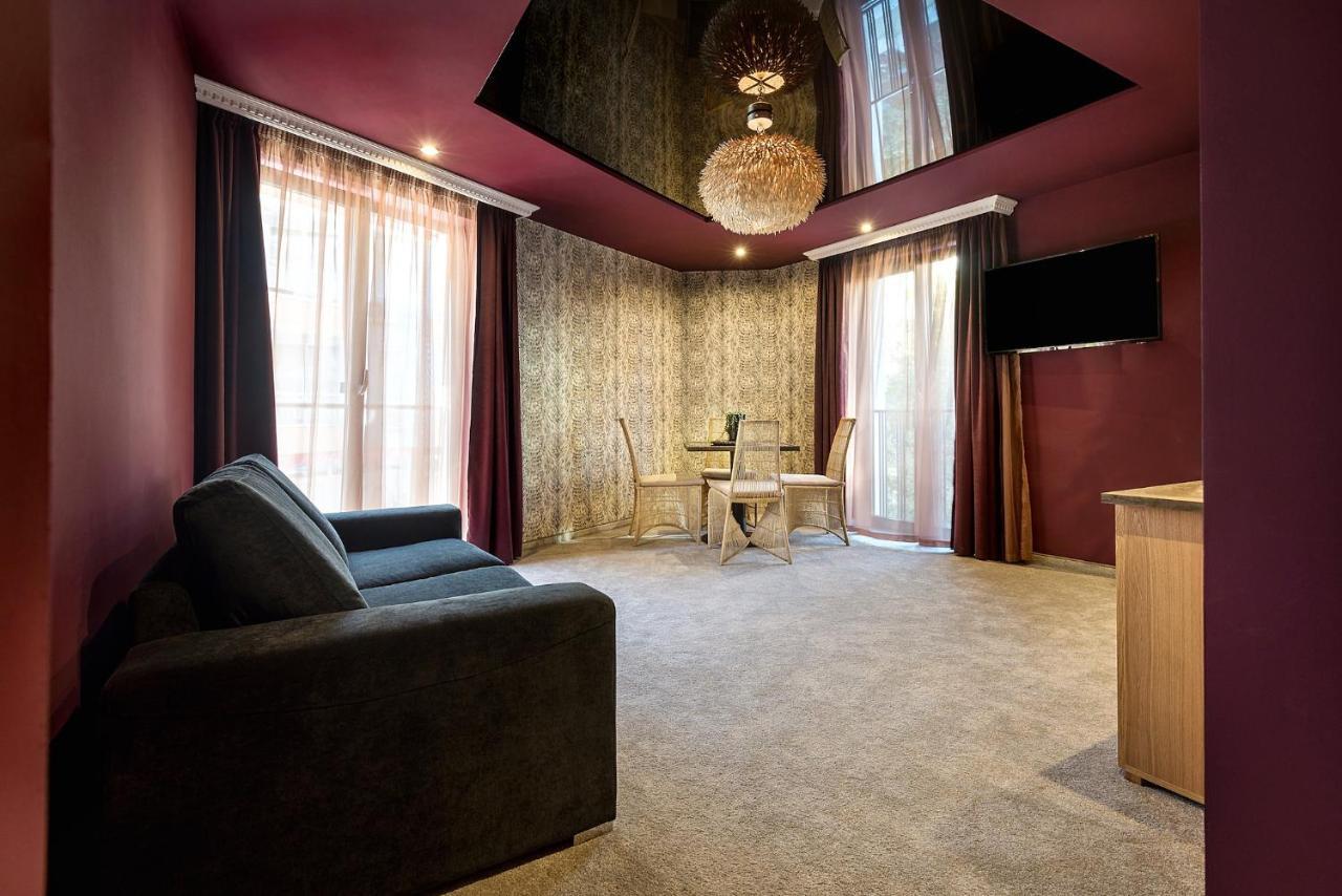 Opu Boutique Hotel Varna Exteriör bild