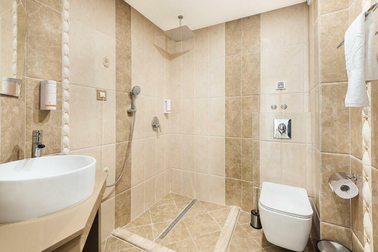 Opu Boutique Hotel Varna Exteriör bild