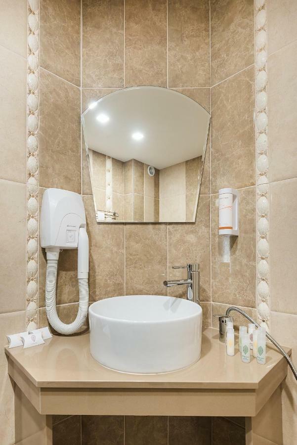 Opu Boutique Hotel Varna Exteriör bild